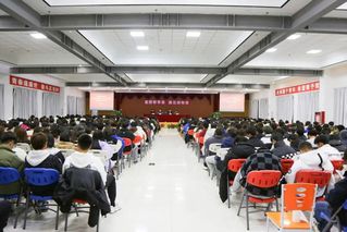 Bet365官网
开展“鉴朋辈青春，...